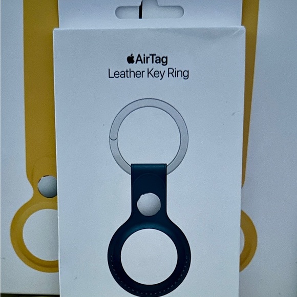 Apple AirTag leather key ring - Picture 4 of 5